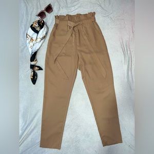 Paper bag waist tapered trousers